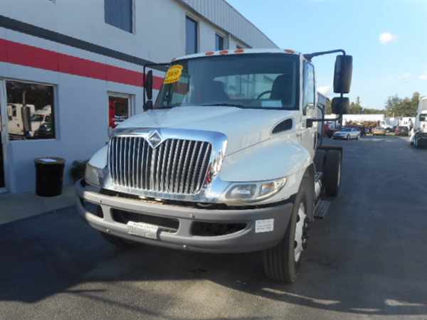 2009 International 4400  Box Truck - Straight Truck