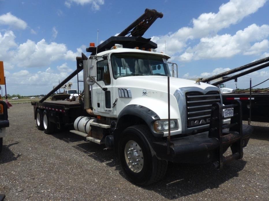 2009 Mack Cu713  Winch Truck