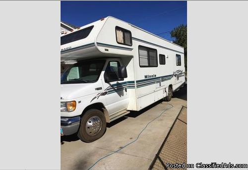 2001 Winnebago Minnie