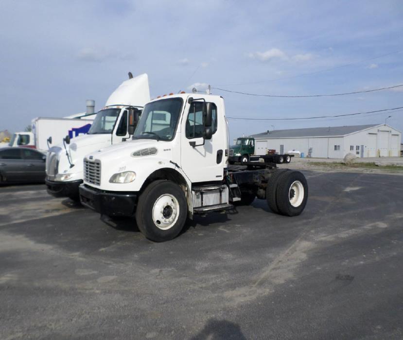 2006 Freightliner M2 106  Conventional - Day Cab