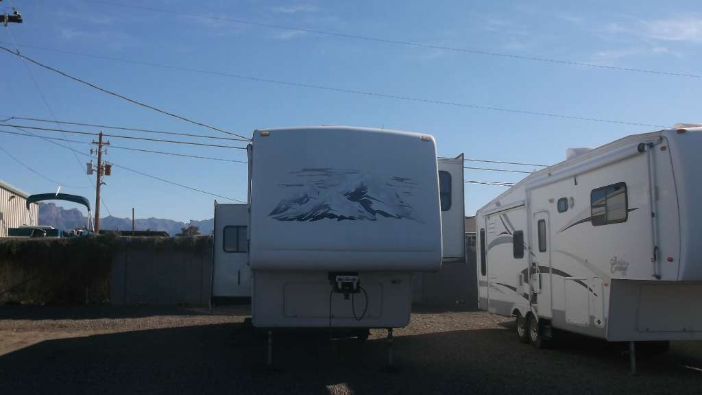 2006 Keystone Montana 3400RL