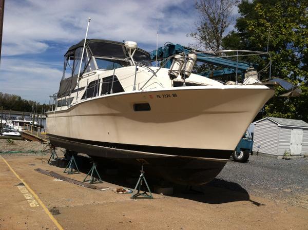 1974 Chris-Craft 35 Catalina