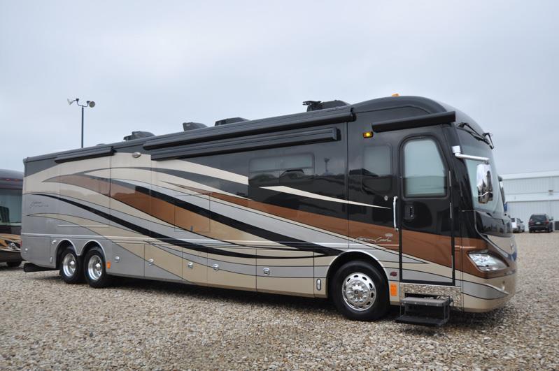 2014 American Coach American Revolution 42G BATH AND 1/2 WIT