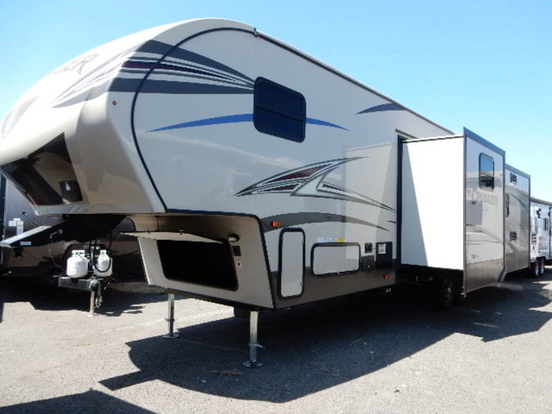 2017 Prime Time Crusader Lite 34MB Fifth Wheel