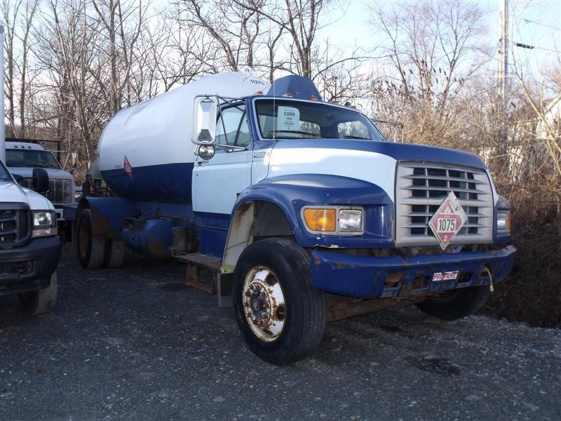 1995 Ford F750  Tanker Truck