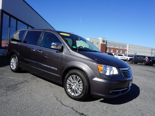 2015 Chrysler Town and Country Touring-L