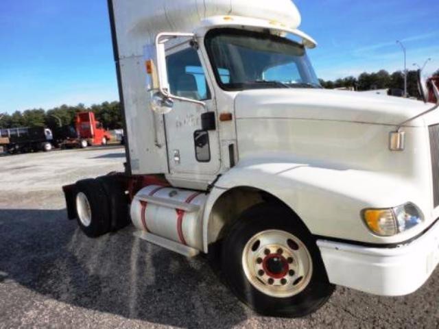 2001 International 9200i  Conventional - Day Cab