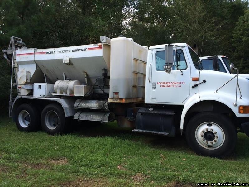 2000 International 8100 Cementech Mobile Mixer Truck For Sale in Metairie,...