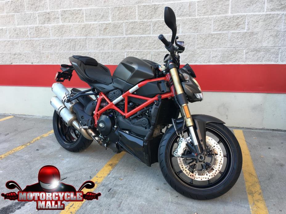 2017 Ducati Monster 821 Red