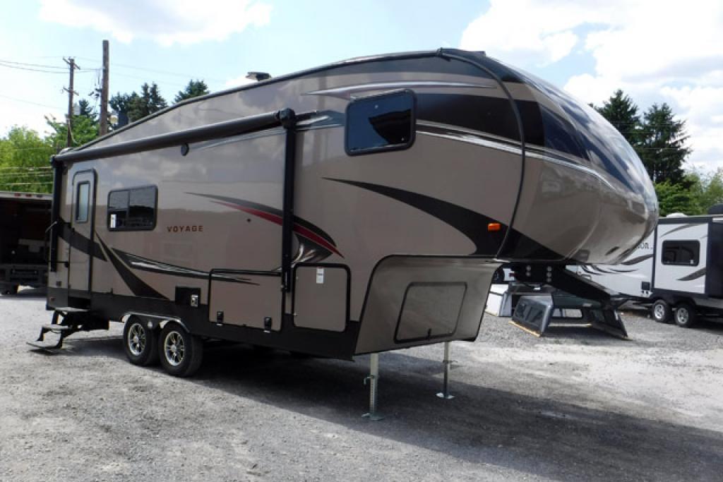 2017 Winnebago Voyage 25RKS