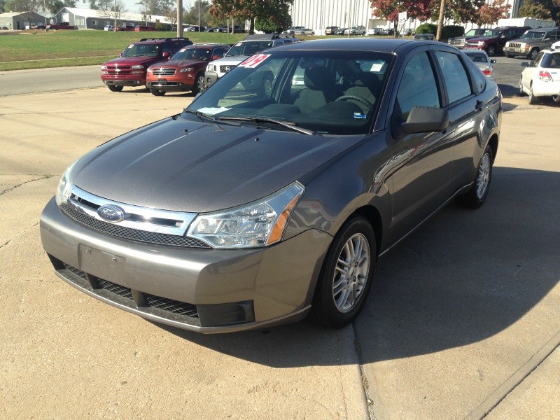 2009 Ford Focus SE - Only 90k Miles - Automatic - Extra Clean!