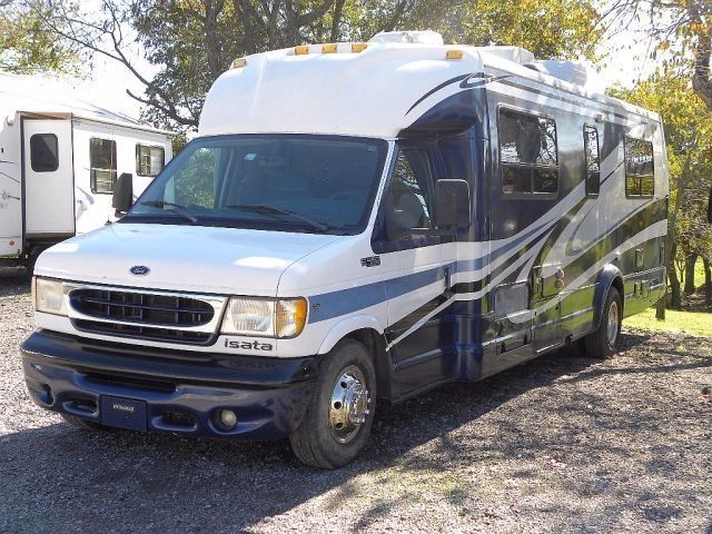 2000 Dynamax Corp ISATA 29' LUXURY CLASS B