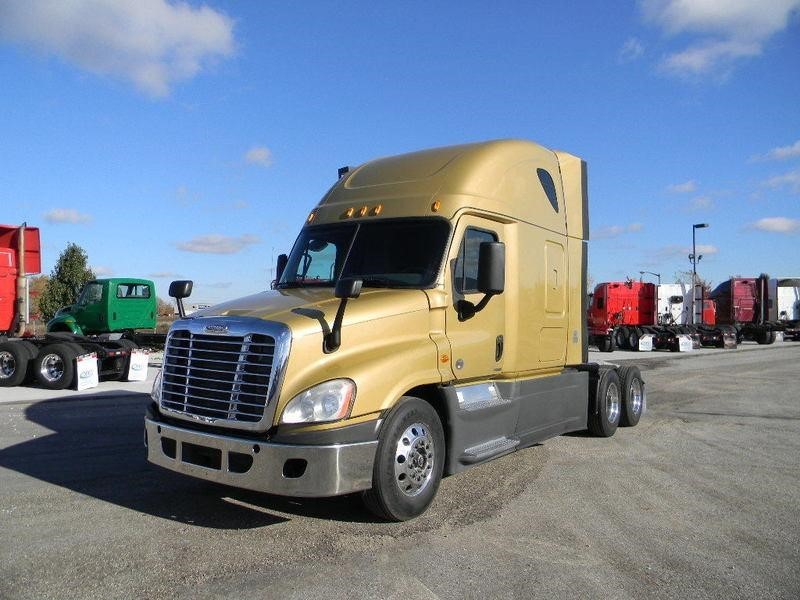 2015 Freightliner Cascadia 113  Conventional - Sleeper Truck