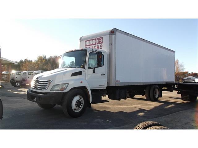 2007 Hino 268a  Cab Chassis