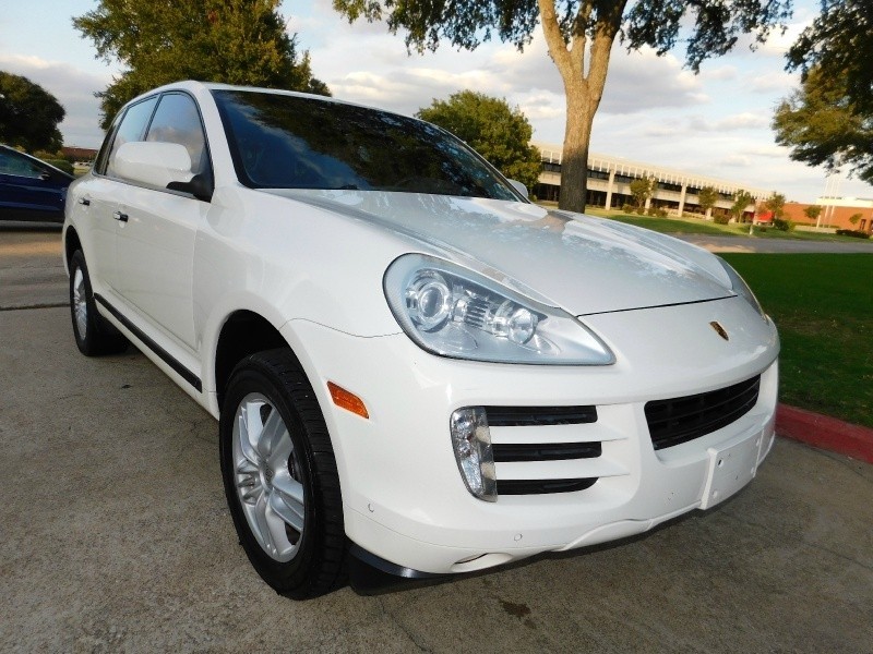 2010 Porsche Cayenne AWD 4dr IMMACULATE/ LEATHER/ SUNROOF/ FINANCING