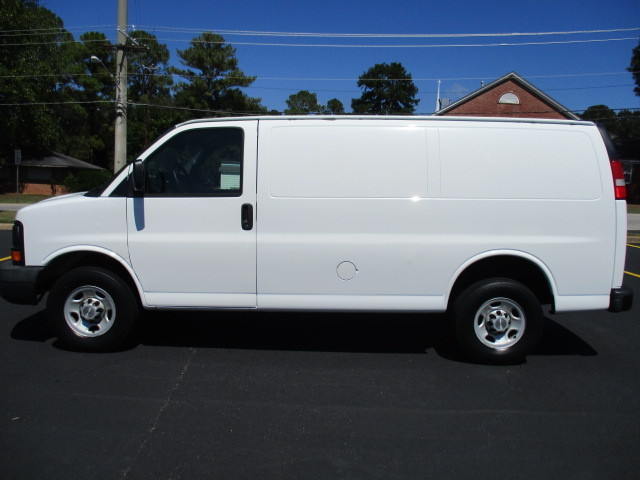 2009 Chevrolet Express G2500  Cargo Van
