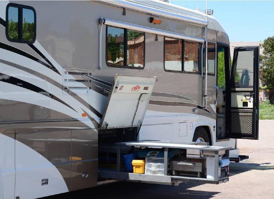 2000 Country Coach Affinity 42DBLSLD