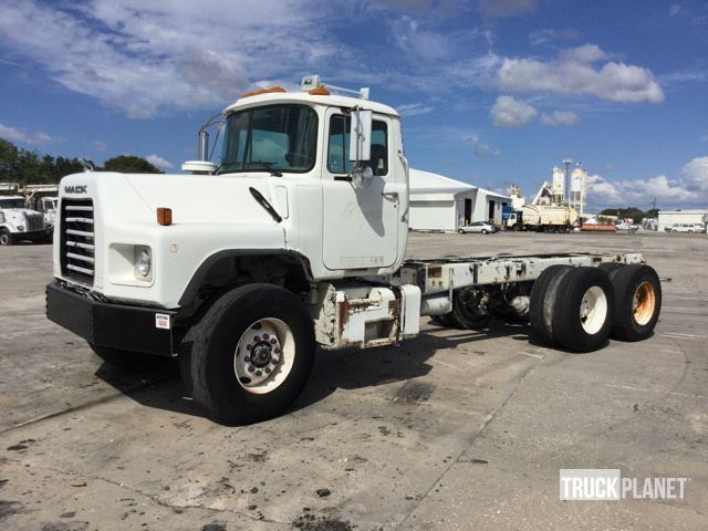 2004 Mack Dm690s  Cab Chassis