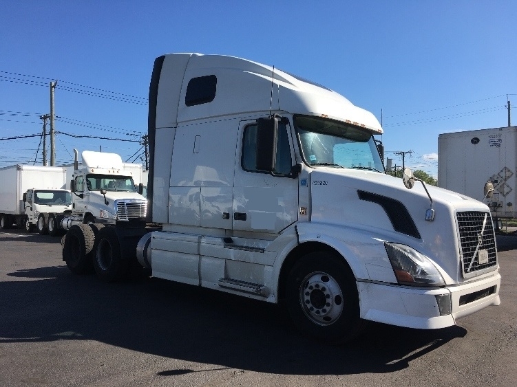 2012 Volvo Vnl  Conventional - Sleeper Truck