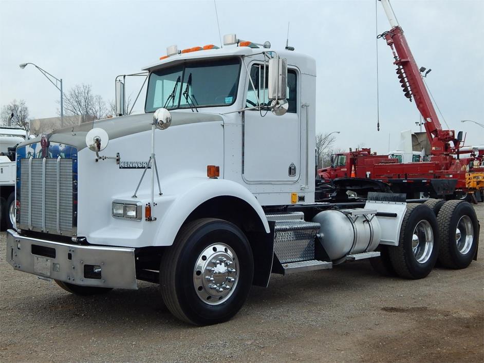 1988 Kenworth T800  Conventional - Day Cab