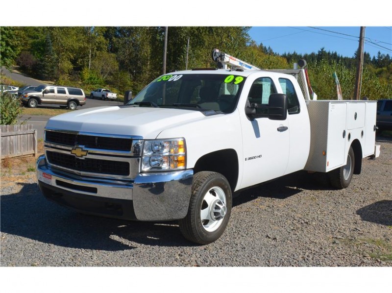 2009 Chevrolet Silverado 3500 HD Extended Cab & Chassis 161 W.B. 2D