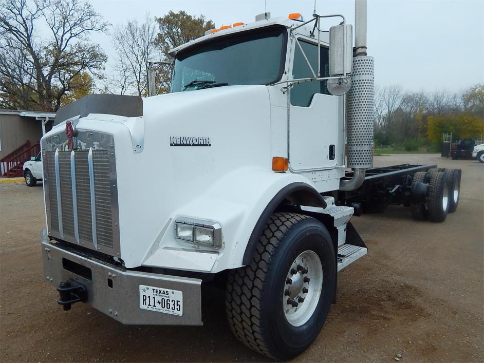 2005 Kenworth T800  Cab Chassis