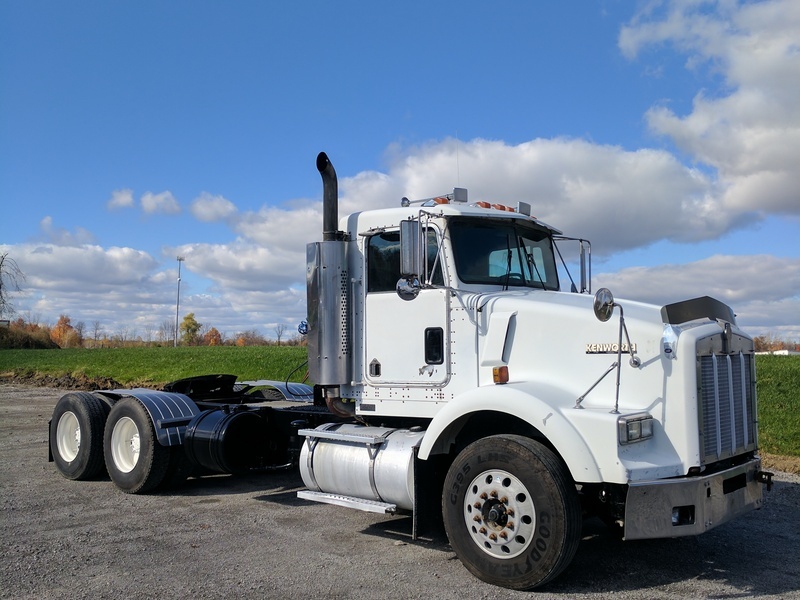 1997 Kenworth 1997 T800 Day Cab 13 Spe  Conventional - Day Cab