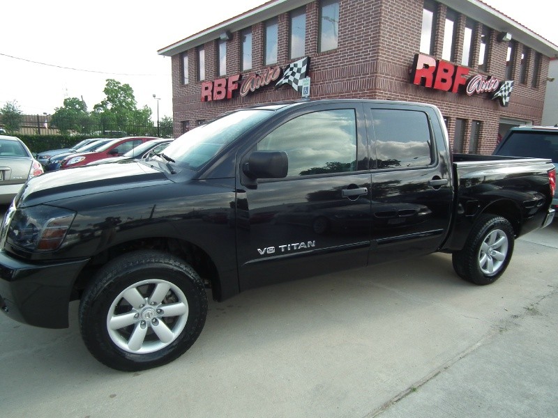 2012 Nissan Titan 2WD Crew Cab SWB SV