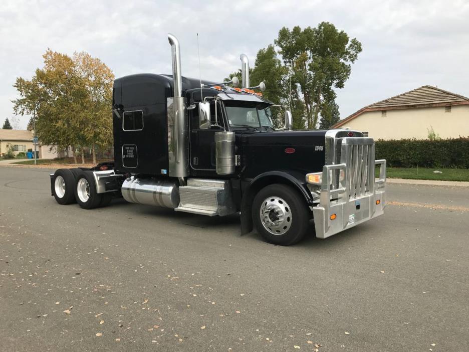 2012 Peterbilt 389  Conventional - Sleeper Truck