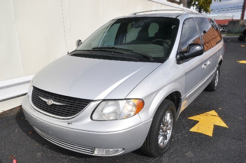 2003 Chrysler Town & Country 4dr Limited AWD