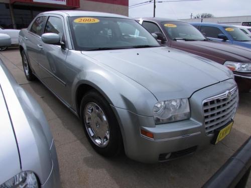 2005 Chrysler 300 4dr Sdn 300 Touring *Ltd Avail*