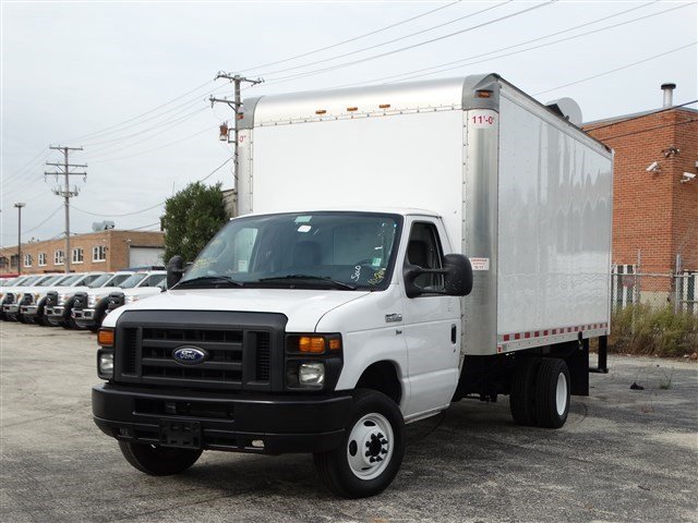 2016 Ford Econoline Commercial Cutaway  Cutaway-Cube Van