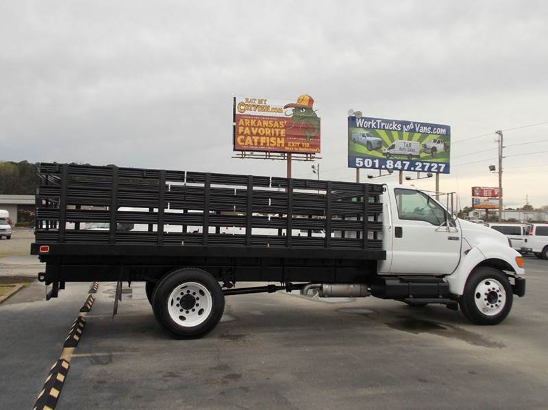 2005 Ford F-650  Flatbed Truck