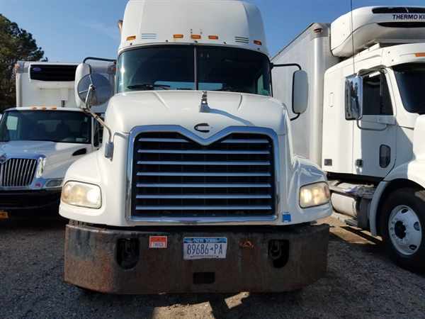 2006 Mack Cxn600  Conventional - Day Cab