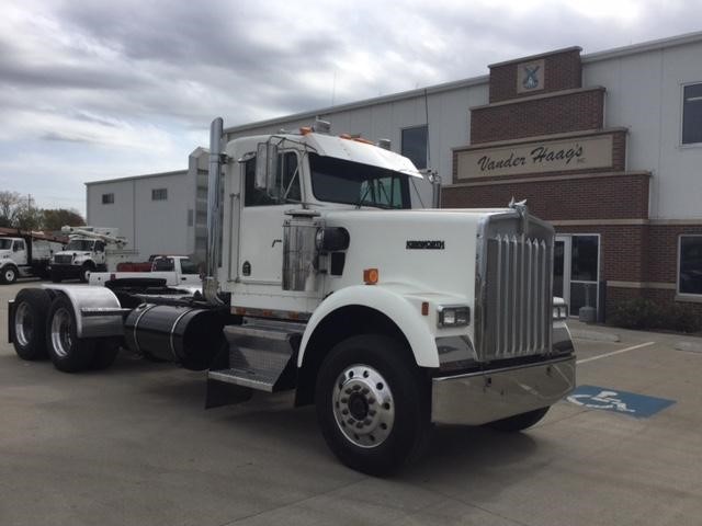 1993 Kenworth W900b  Conventional - Day Cab