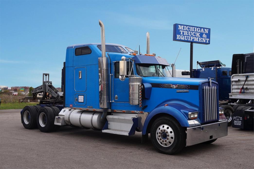 1997 Kenworth W900l  Conventional - Sleeper Truck