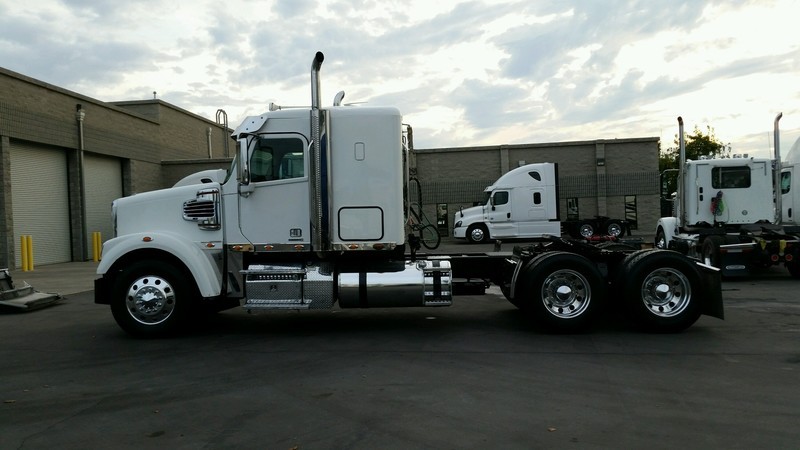 2013 Freightliner 122 Sd  Conventional - Day Cab