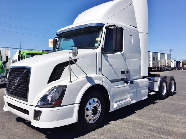 2012 Volvo Vnl430  Conventional - Sleeper Truck