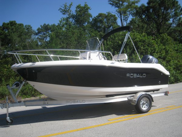 2017 Robalo 180 Center Console