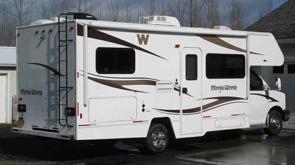 2014 Winnebago Minnie Winnie 25B