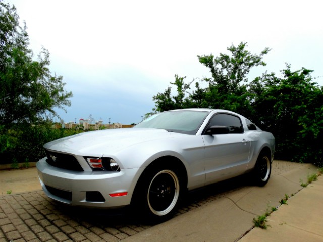 2012 Ford Mustang 2dr Cpe V6