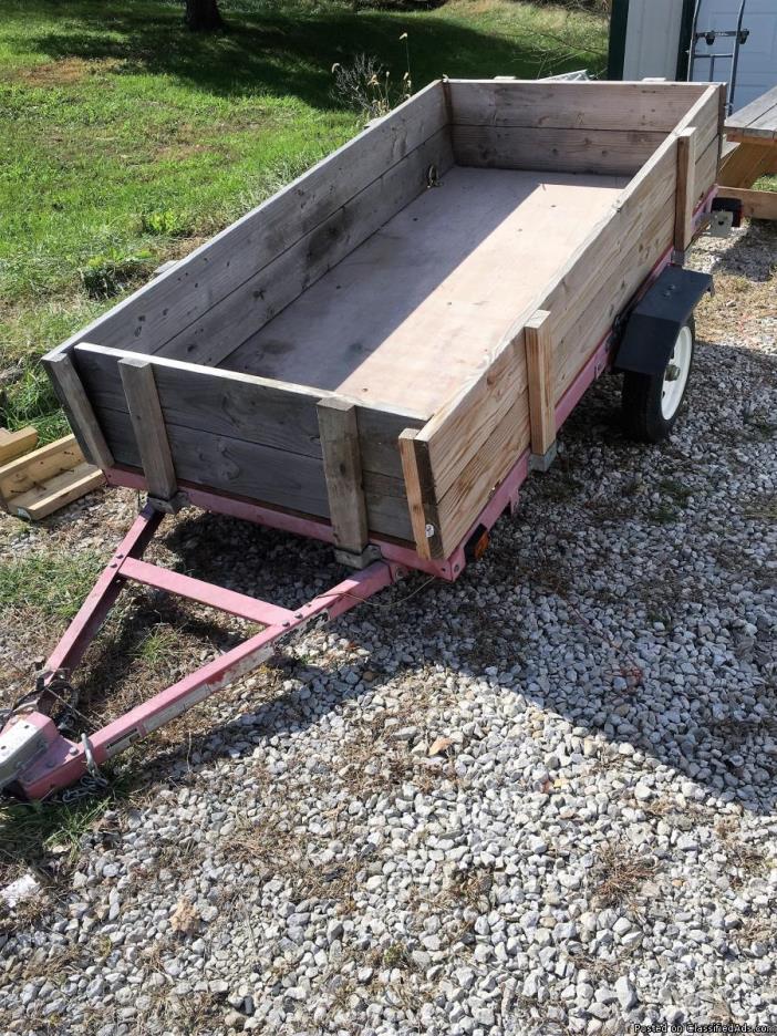2013 8 foot lawn and garden trailer., 0