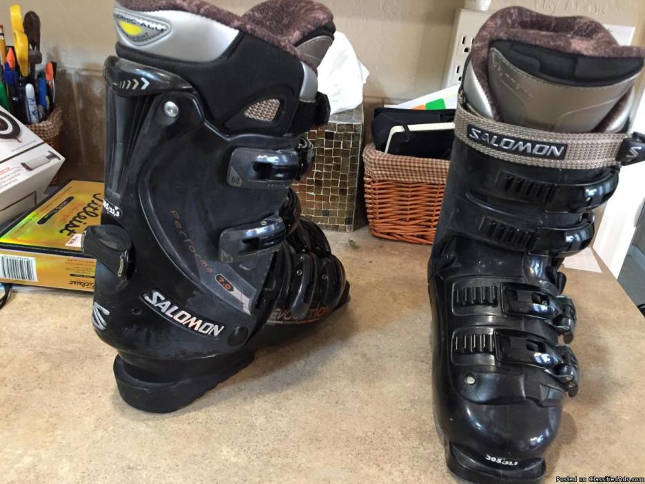 Salomon ski boots, size 7 womens, 1