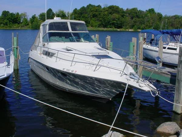 1990 Cruisers Inc. 3210 Sea Devil