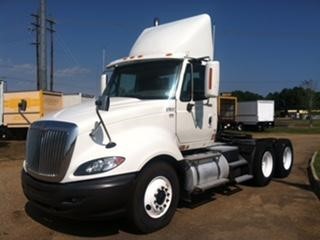 2009 International Prostar  Conventional - Day Cab