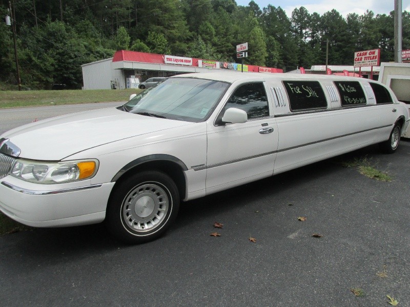 2000 Lincoln Town Car 4dr Sdn Executive