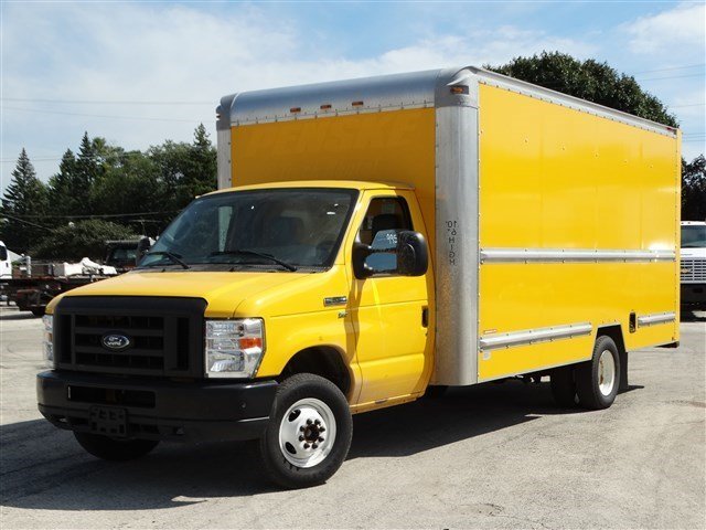 2011 Ford Econoline Commercial Cutaway  Box Truck - Straight Truck