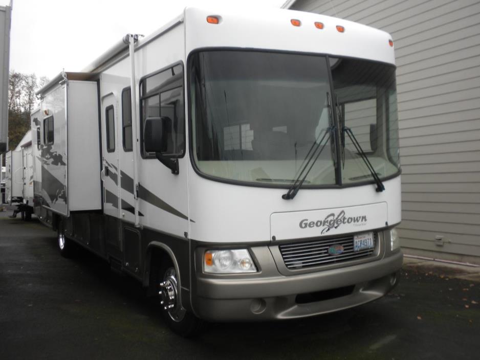 2006 Georgetown 34FT TRIPLE SLIDE WITH ONLY 17K MILES CL