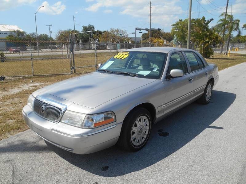 2005 Mercury Grand Marquis GS 4dr Sedan