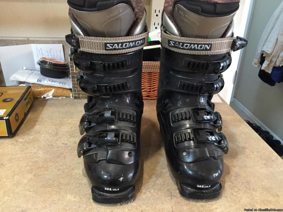 Salomon ski boots, size 7 womens, 0
